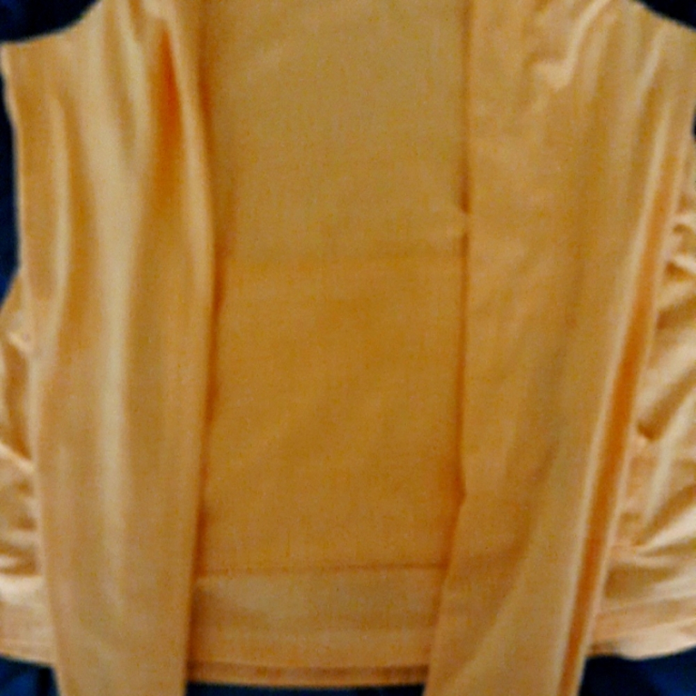 Workout gear pullover - Picture 2 of 5